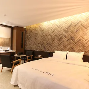 Le Idea Station Hotel